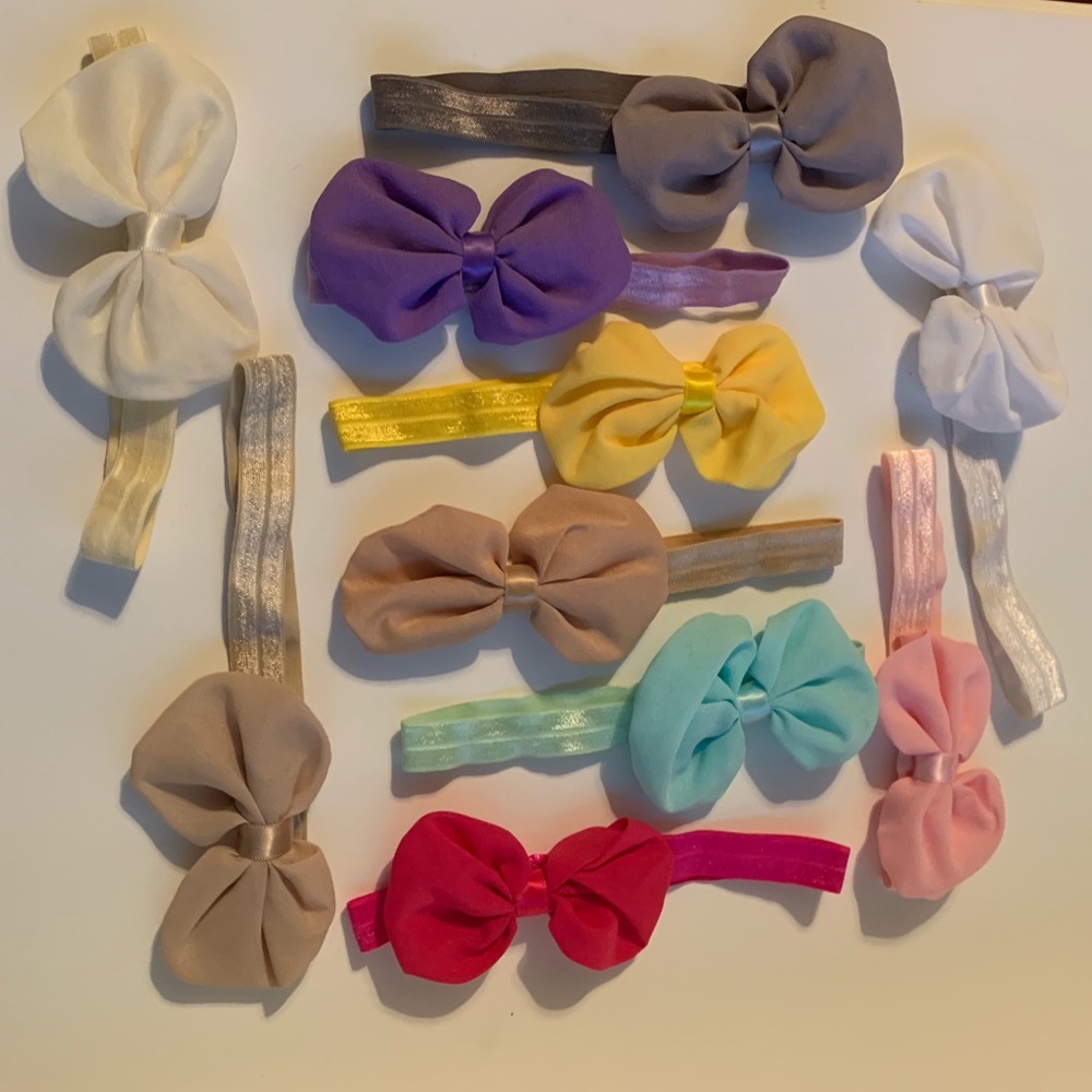 Lot of 33 assorted headbands.